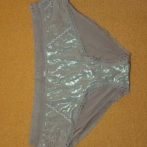 NWOT Victoria's Secret Body by Victoria Hip Hugger Panties Medium
